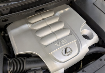 Подержанный автомобиль Lexus LX 2010 года (9 фото)