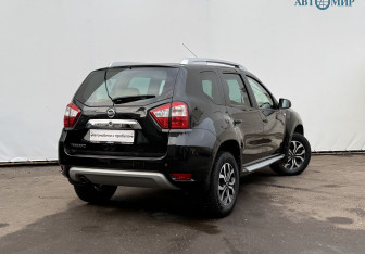 Подержанный автомобиль Nissan Terrano 2016 года (5 фото)