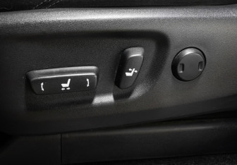 Подержанный автомобиль Toyota Land Cruiser Prado 2019 года (23 фото)