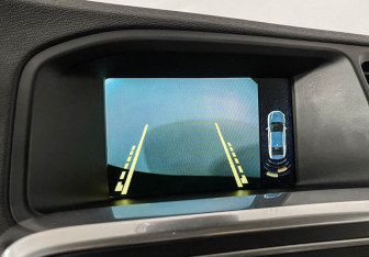 Подержанный автомобиль Volvo S60 2014 года (15 фото)