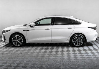 Подержанный автомобиль Chery Arrizo 8 2023 года (8 фото)