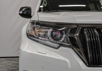 Подержанный автомобиль Toyota Land Cruiser Prado 2021 года (17 фото)
