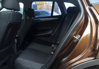 Подержанный автомобиль BMW X1 2012 года (10 фото)