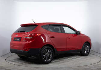 Подержанный автомобиль Hyundai ix35 2013 года (5 фото)