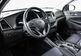 Подержанный автомобиль Hyundai Tucson 2017 года (8 фото)