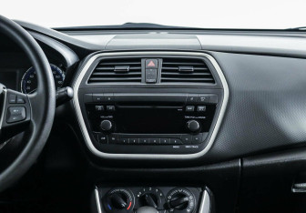 Подержанный автомобиль Suzuki SX4 Hatchback 2014 года (10 фото)