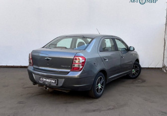 Подержанный автомобиль Chevrolet Cobalt Sedan 2013 года (8 фото)