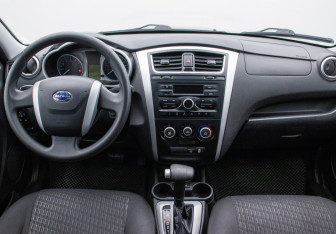 Подержанный автомобиль Datsun mi-DO 2015 года (13 фото)