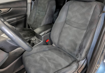 Подержанный автомобиль Nissan X-Trail 2017 года (20 фото)