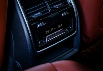 Подержанный автомобиль BMW X7 2022 года (20 фото)