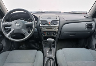 Подержанный автомобиль Nissan Almera Sedan 2006 года (12 фото)