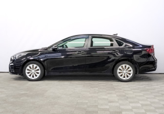Подержанный автомобиль Kia Cerato Sedan 2019 года (8 фото)