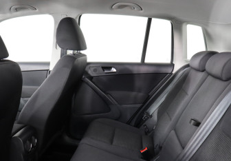 Подержанный автомобиль Volkswagen Tiguan 2015 года (10 фото)