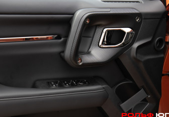 Подержанный автомобиль Haval H7 2025 года (14 фото)