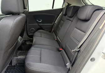 Подержанный автомобиль Renault Megane Hatchback 2013 года (11 фото)