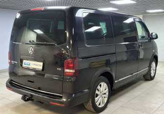Подержанный автомобиль Volkswagen Multivan 2013 года (5 фото)