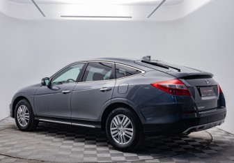 Подержанный автомобиль Honda Crosstour 2014 года (3 фото)