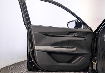 Подержанный автомобиль Changan UNI-V 2023 года (19 фото)
