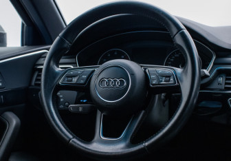 Подержанный автомобиль Audi A4 Sedan 2016 года (15 фото)