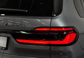 Подержанный автомобиль BMW X7 2024 года (39 фото)