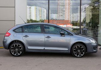 Подержанный автомобиль Citroen C4 Hatchback 2010 года (4 фото)