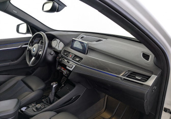 Подержанный автомобиль BMW X1 2021 года (11 фото)