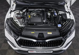 Подержанный автомобиль Skoda Octavia Liftback 2022 года (9 фото)