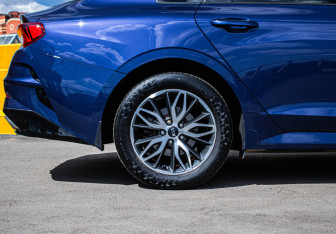 Подержанный автомобиль Kia K5 2021 года (15 фото)