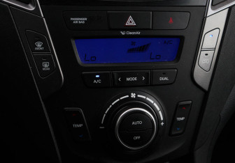 Подержанный автомобиль Hyundai Santa Fe 2012 года (17 фото)
