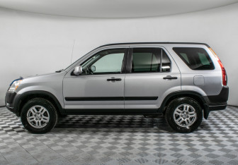 Подержанный автомобиль Honda CR-V 2004 года (8 фото)
