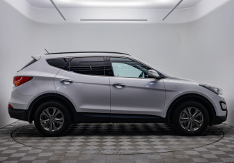 Подержанный автомобиль Hyundai Santa Fe 2013 года (6 фото)