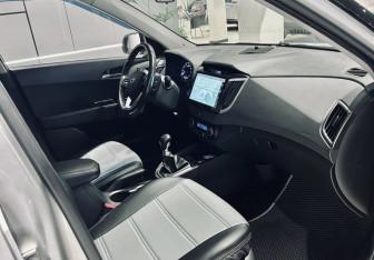 Подержанный автомобиль Hyundai Creta 2017 года (14 фото)