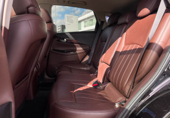 Подержанный автомобиль Infiniti QX50 2013 года (10 фото)