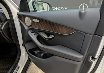 Подержанный автомобиль Mercedes-Benz GLC Coupe 2017 года (24 фото)