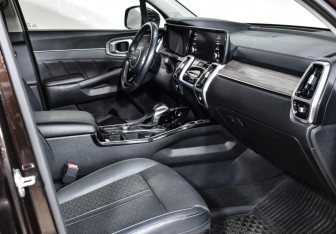 Подержанный автомобиль Kia Sorento 2023 года (11 фото)