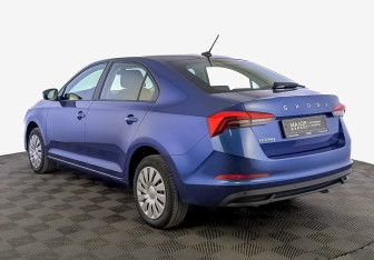 Подержанный автомобиль Skoda Rapid Liftback 2021 года (7 фото)