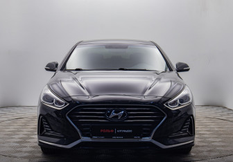 Подержанный автомобиль Hyundai Sonata 2018 года (8 фото)