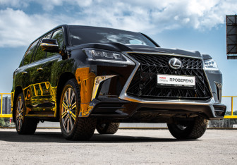 Подержанный автомобиль Lexus LX 2017 года (3 фото)