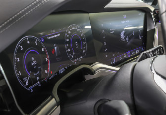 Подержанный автомобиль Volkswagen Touareg 2020 года (16 фото)