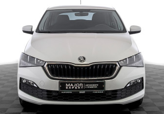 Подержанный автомобиль Skoda Rapid Liftback 2022 года (2 фото)