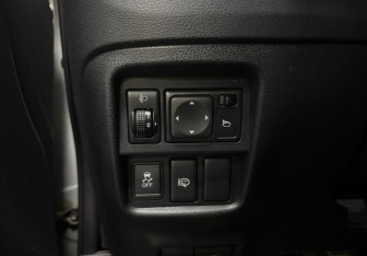 Подержанный автомобиль Nissan Juke 2012 года (18 фото)