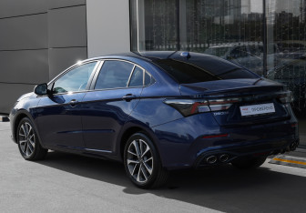 Подержанный автомобиль Omoda S5 GT 2024 года (5 фото)