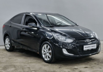 Подержанный автомобиль Hyundai Solaris Sedan 2011 года (3 фото)