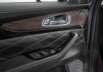 Подержанный автомобиль Exeed VX 2022 года (18 фото)