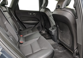 Подержанный автомобиль Volvo XC60 2021 года (18 фото)