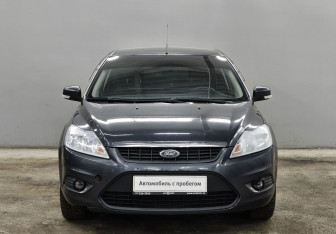 Подержанный автомобиль Ford Focus Hatchback 2011 года (2 фото)