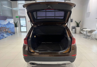 Подержанный автомобиль BMW X1 2013 года (6 фото)