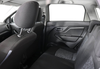 Подержанный автомобиль LADA (ВАЗ) XRAY 2017 года (12 фото)