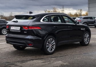 Подержанный автомобиль Jaguar F-Pace 2020 года (6 фото)