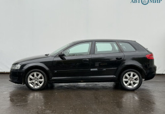 Подержанный автомобиль Audi A3 Hatchback 2010 года (8 фото)